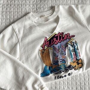 Retro Style Austin Sweatshirt // Must Have!